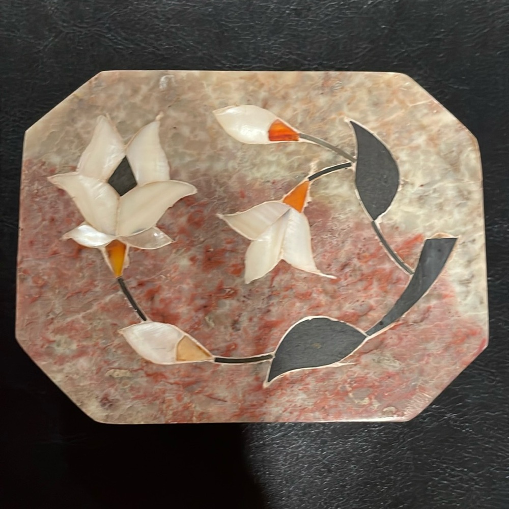 Inlay stone trinket box